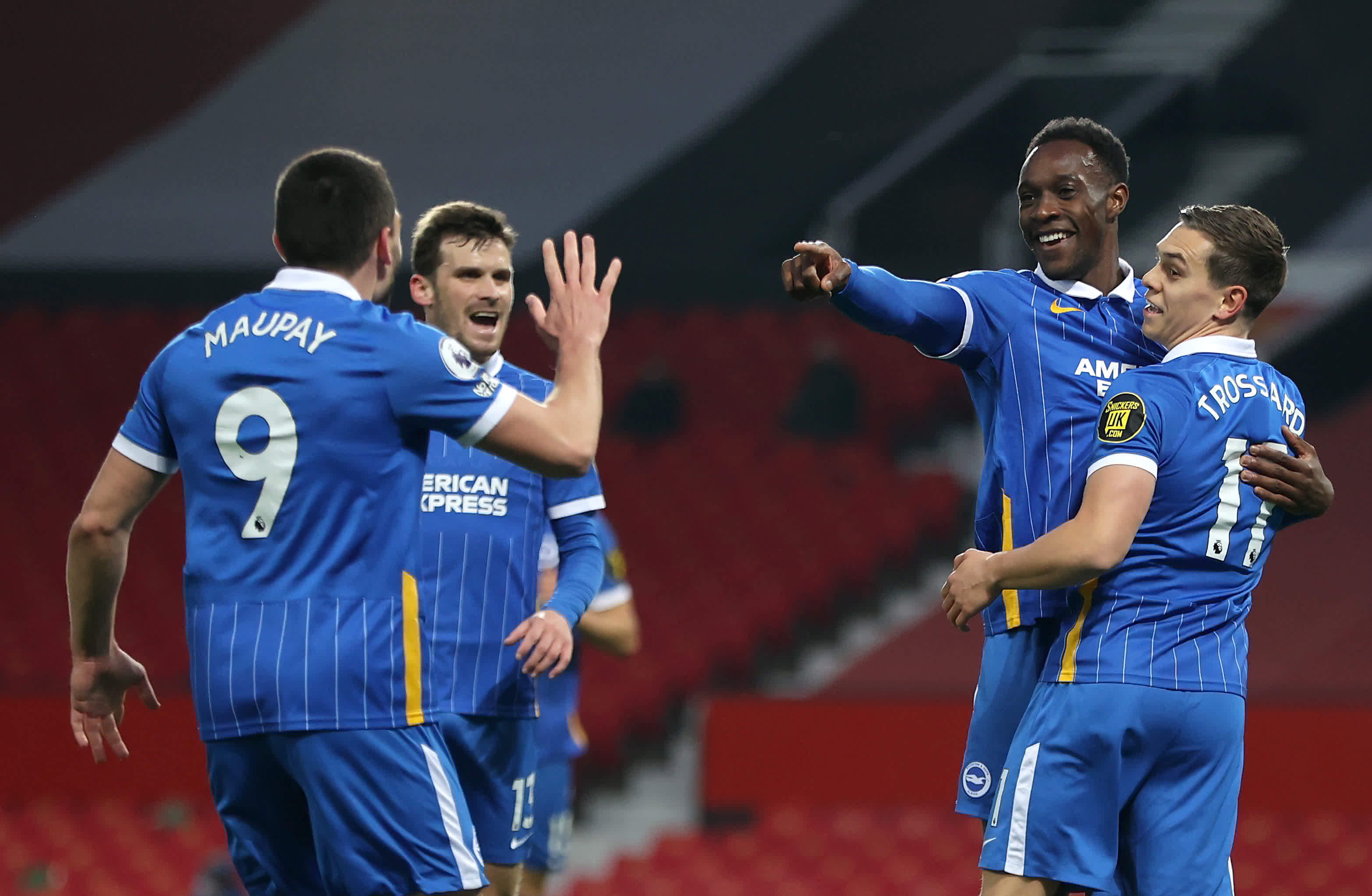 现代足球理 现代足球理